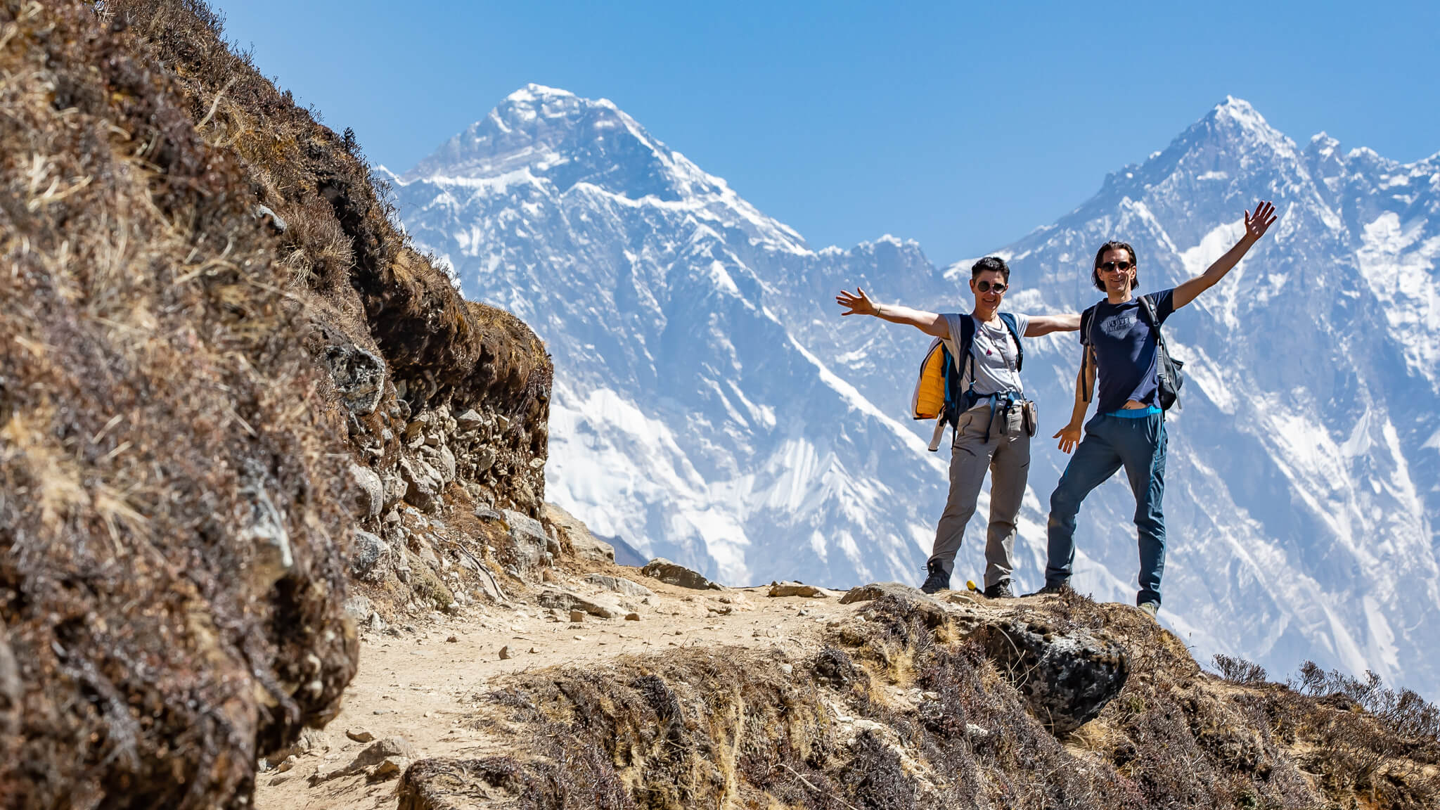 viele glückliche Augen - Nepal 03-2022